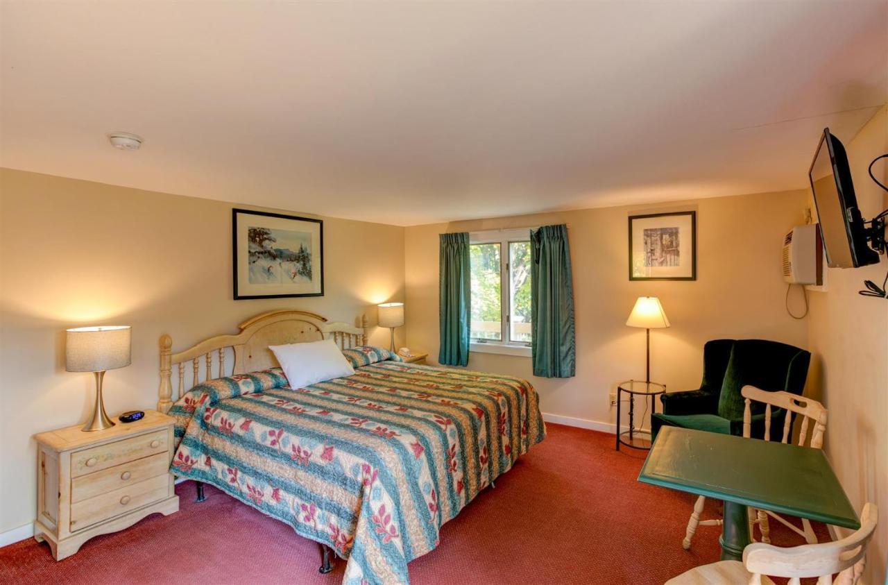 סטואו Mountaineer Inn מראה חיצוני תמונה