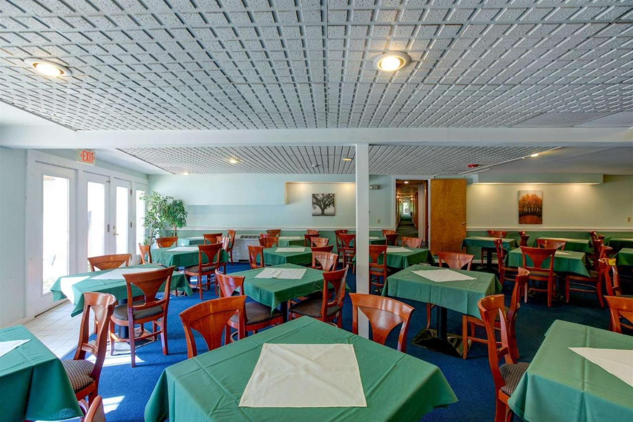 סטואו Mountaineer Inn מראה חיצוני תמונה