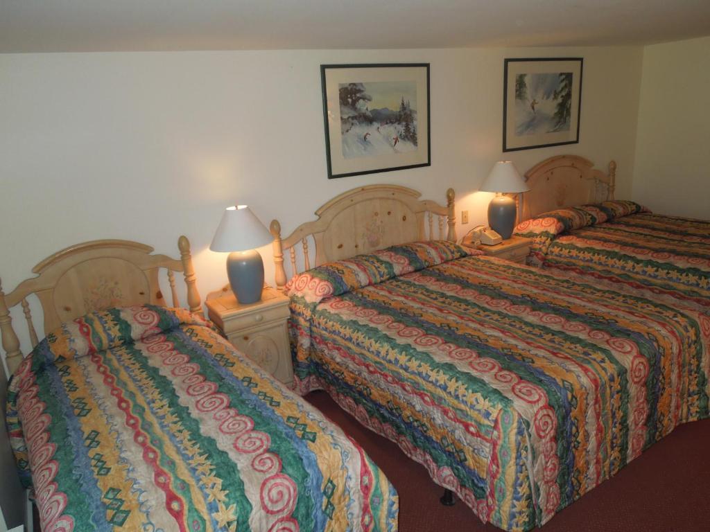 סטואו Mountaineer Inn חדר תמונה