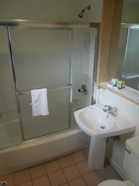 סטואו Mountaineer Inn מראה חיצוני תמונה
