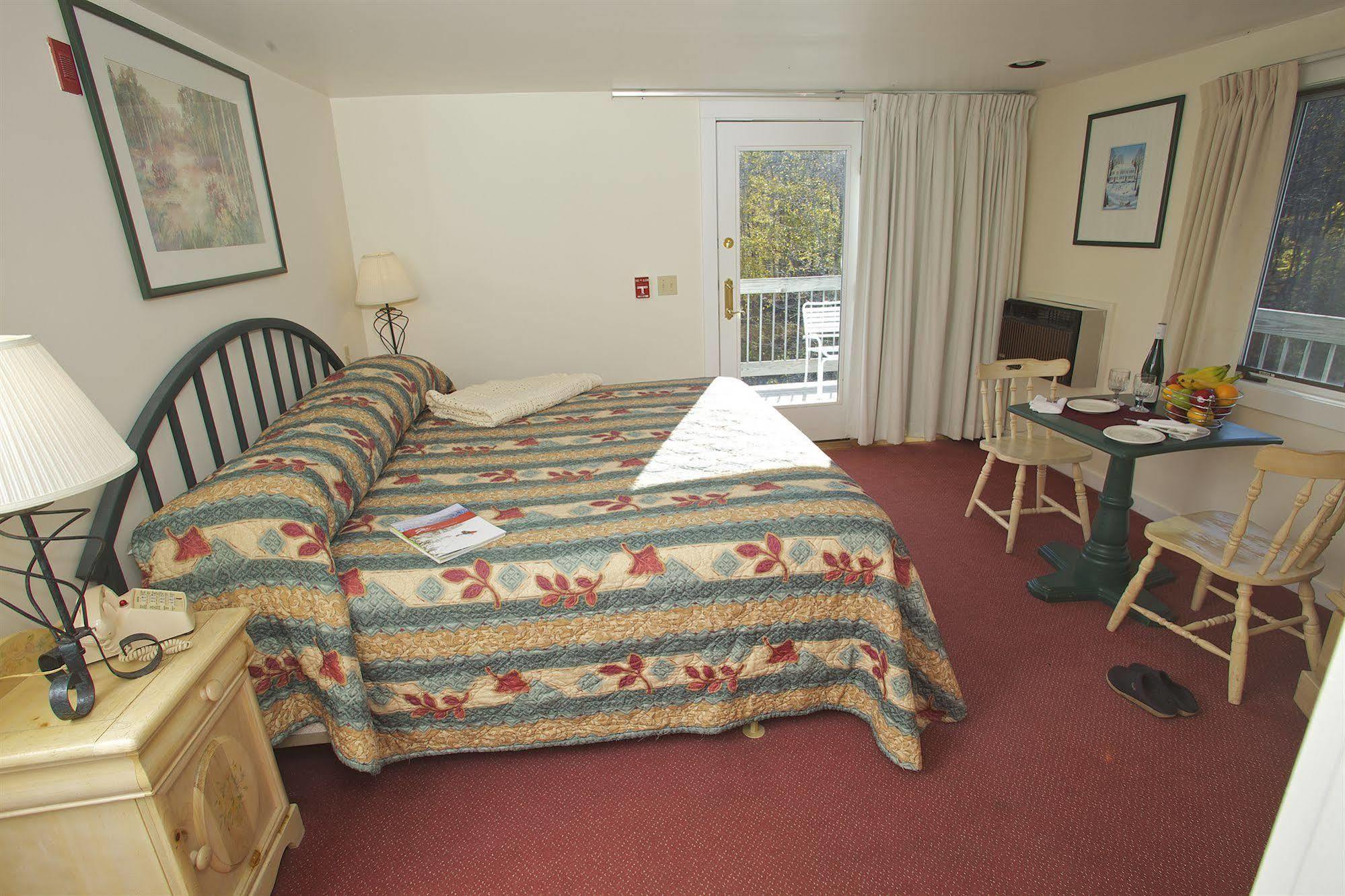 סטואו Mountaineer Inn מראה חיצוני תמונה