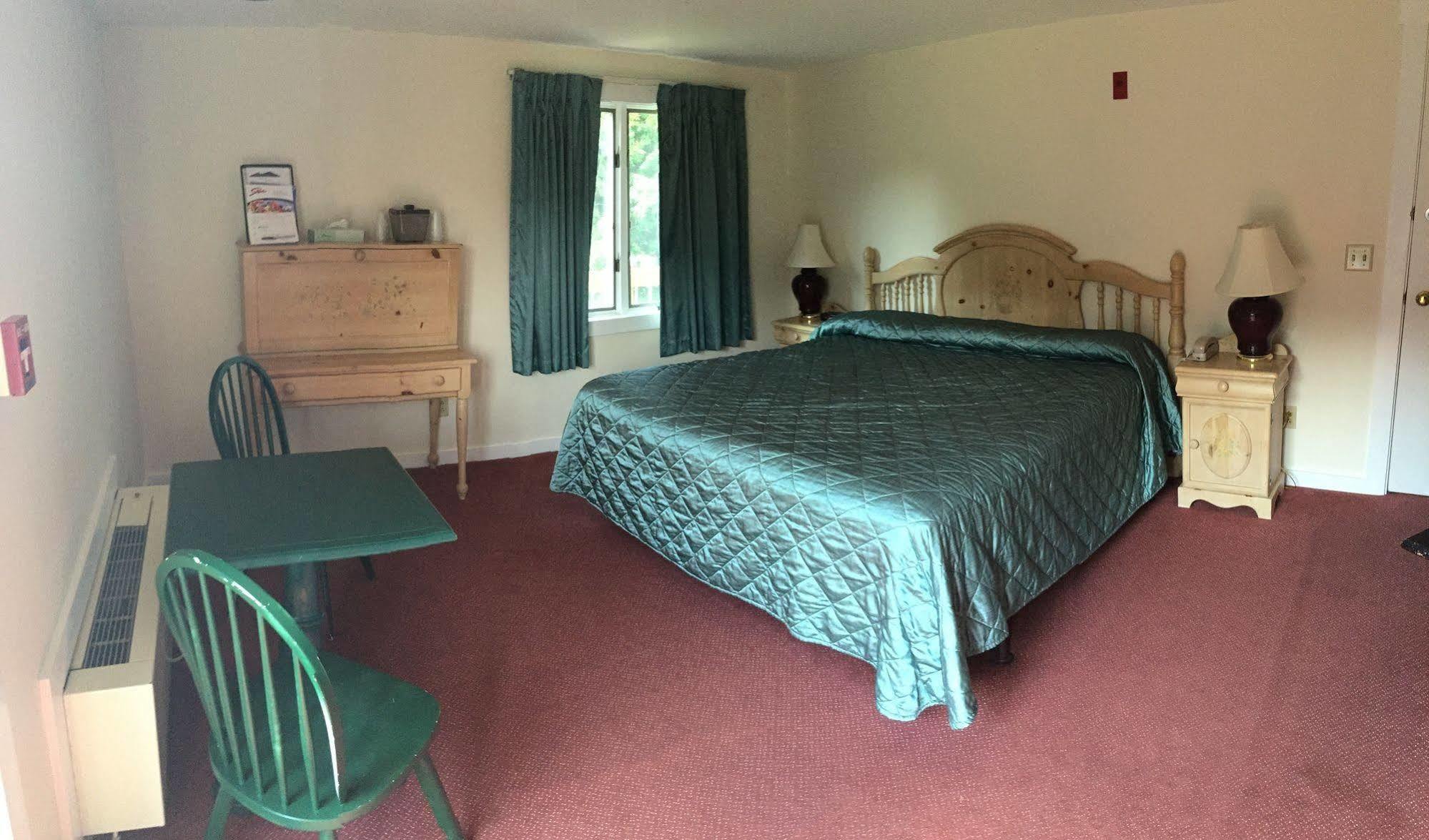 סטואו Mountaineer Inn מראה חיצוני תמונה