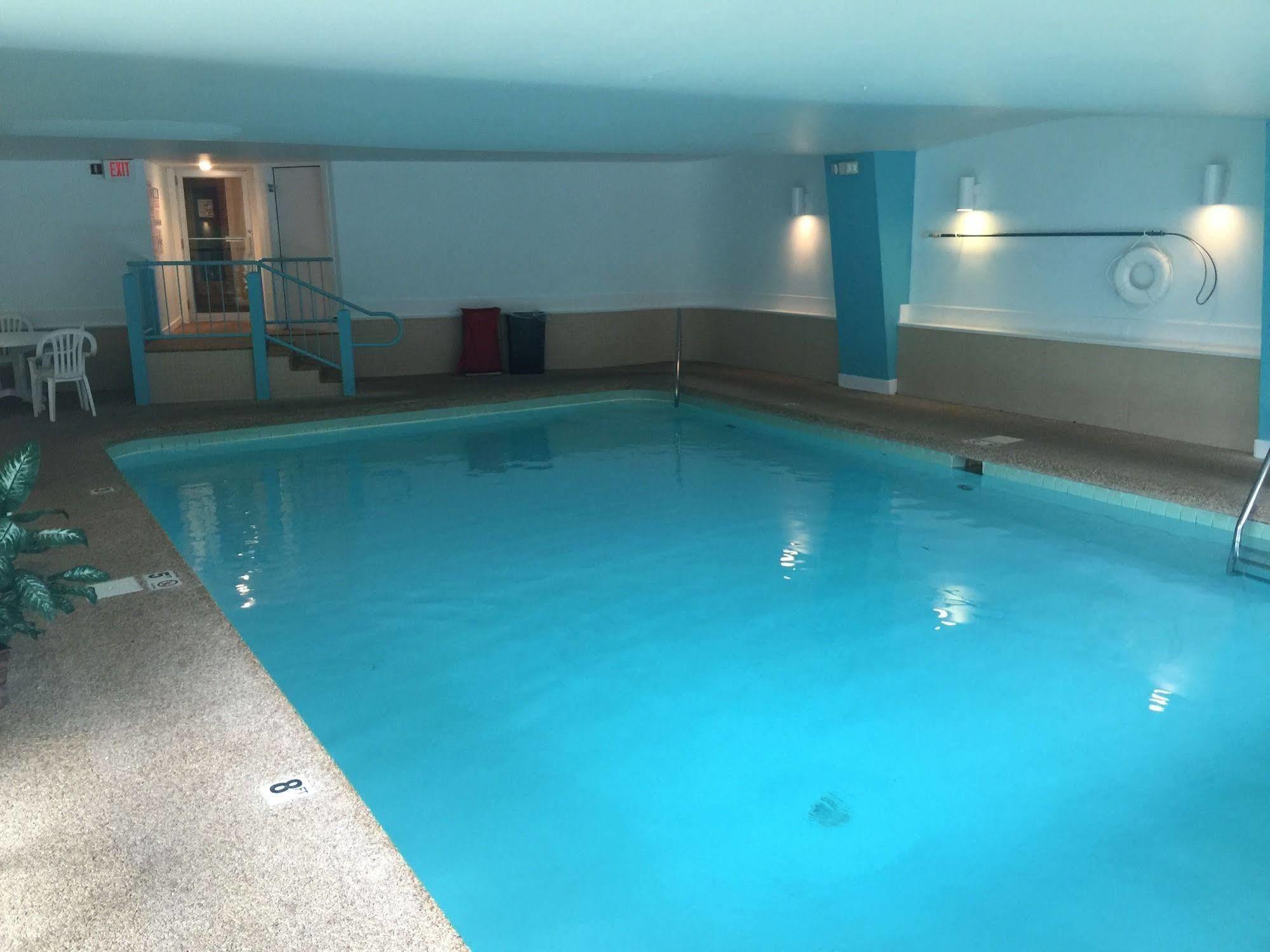 סטואו Mountaineer Inn מראה חיצוני תמונה