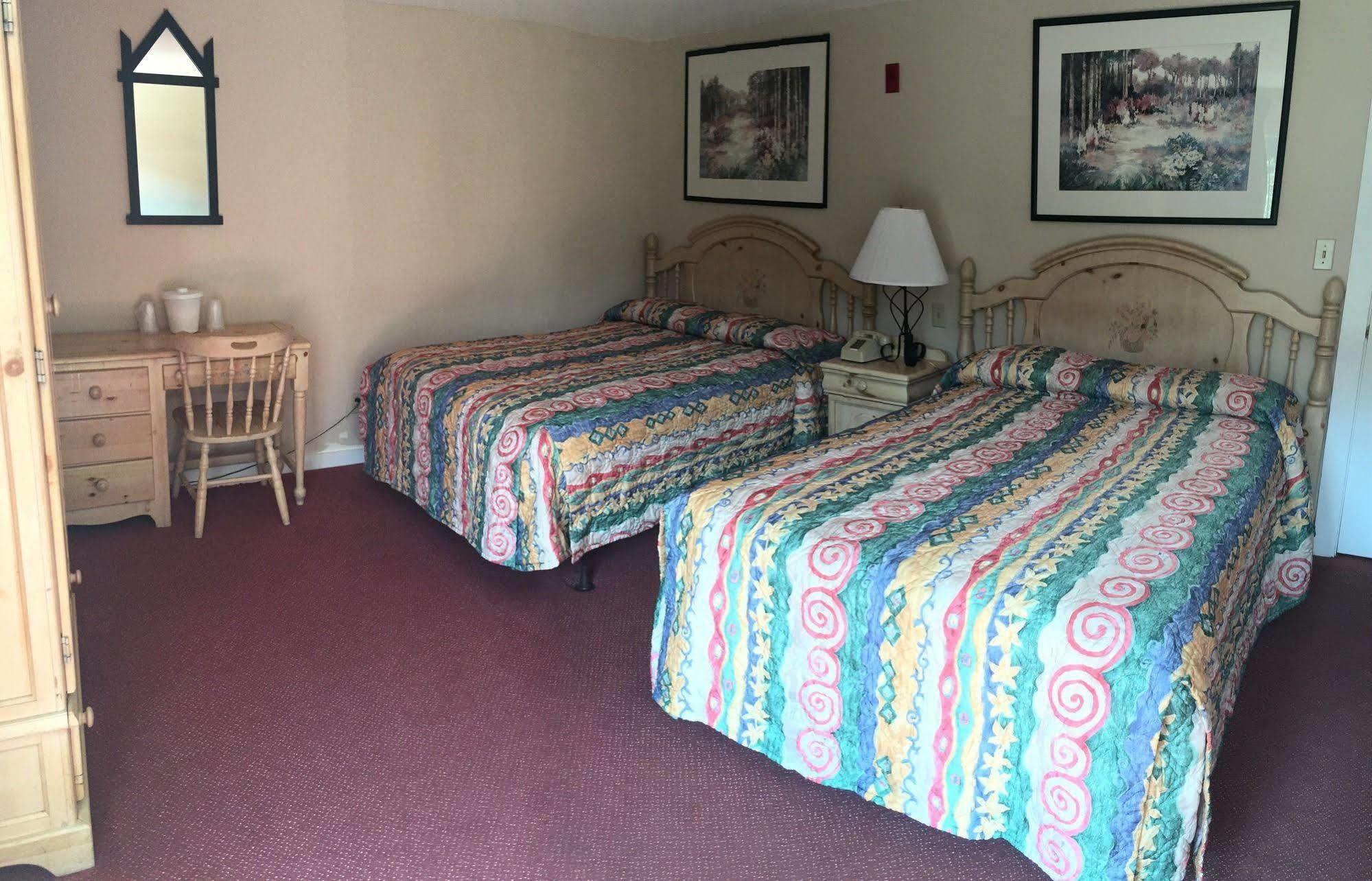 סטואו Mountaineer Inn מראה חיצוני תמונה